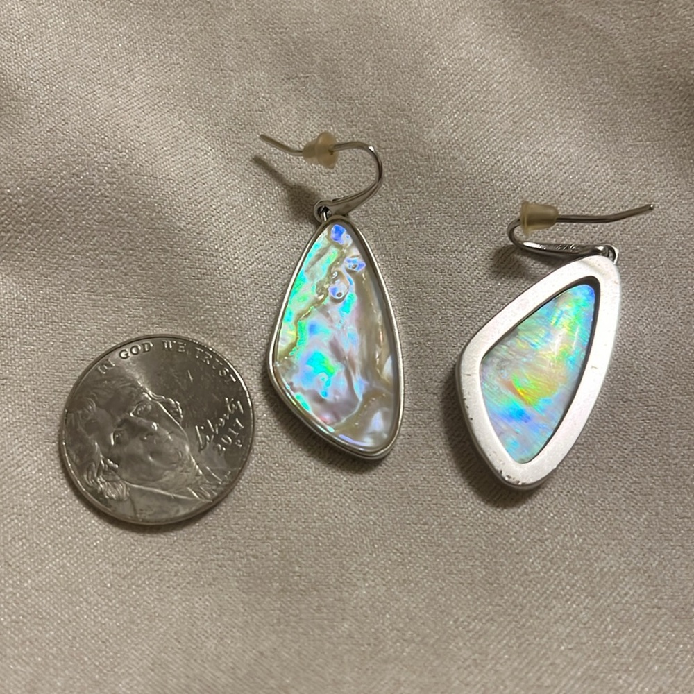 Kendra Scott McKenna earrings - Picture 4 of 5